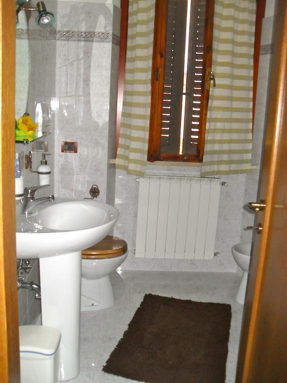 Affittacamere Casa Sofia อันกิอารี ห้อง รูปภาพ