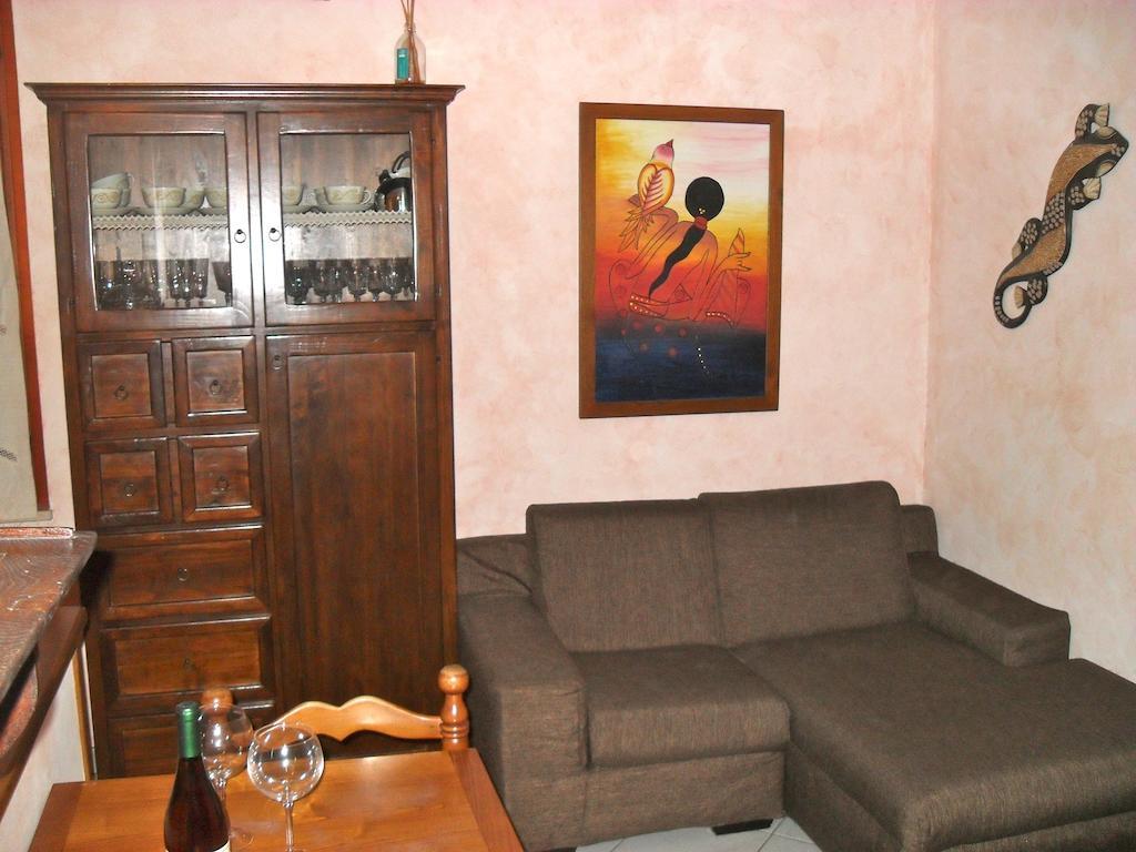 Affittacamere Casa Sofia อันกิอารี ห้อง รูปภาพ
